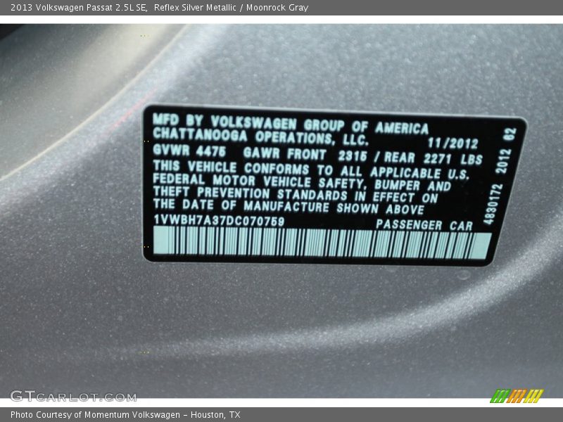 Reflex Silver Metallic / Moonrock Gray 2013 Volkswagen Passat 2.5L SE