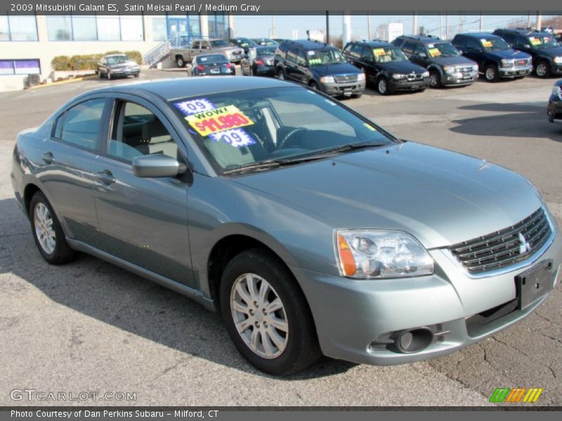 Front 3/4 View of 2009 Galant ES