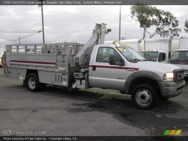 Oxford White / Medium Flint 2005 Ford F550 Super Duty XL Regular Cab Utility Truck