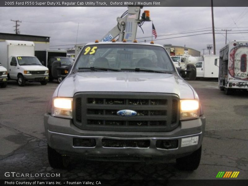 Oxford White / Medium Flint 2005 Ford F550 Super Duty XL Regular Cab Utility Truck