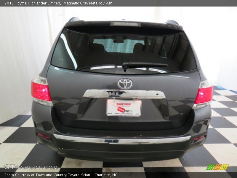 Magnetic Gray Metallic / Ash 2013 Toyota Highlander Limited