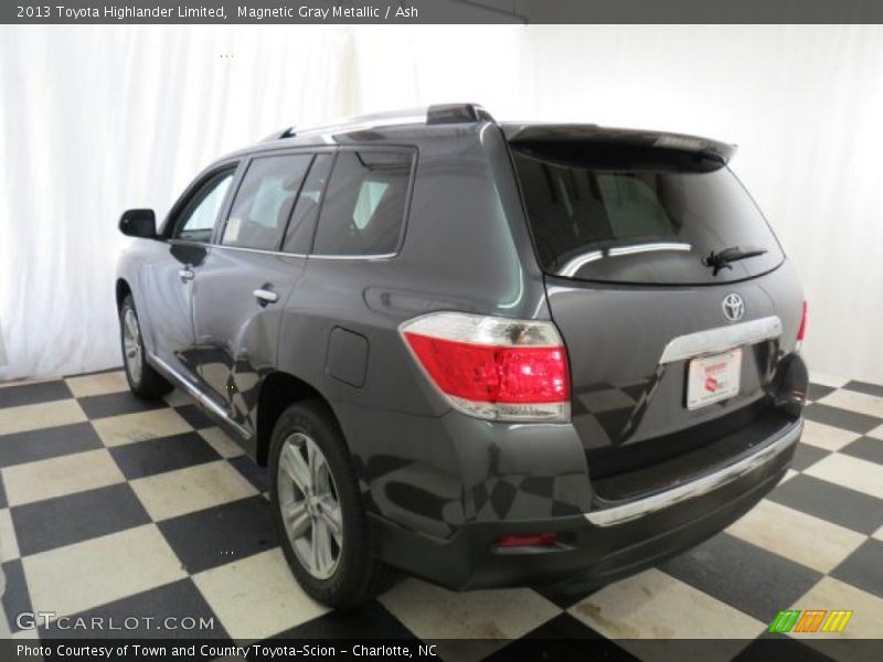 Magnetic Gray Metallic / Ash 2013 Toyota Highlander Limited