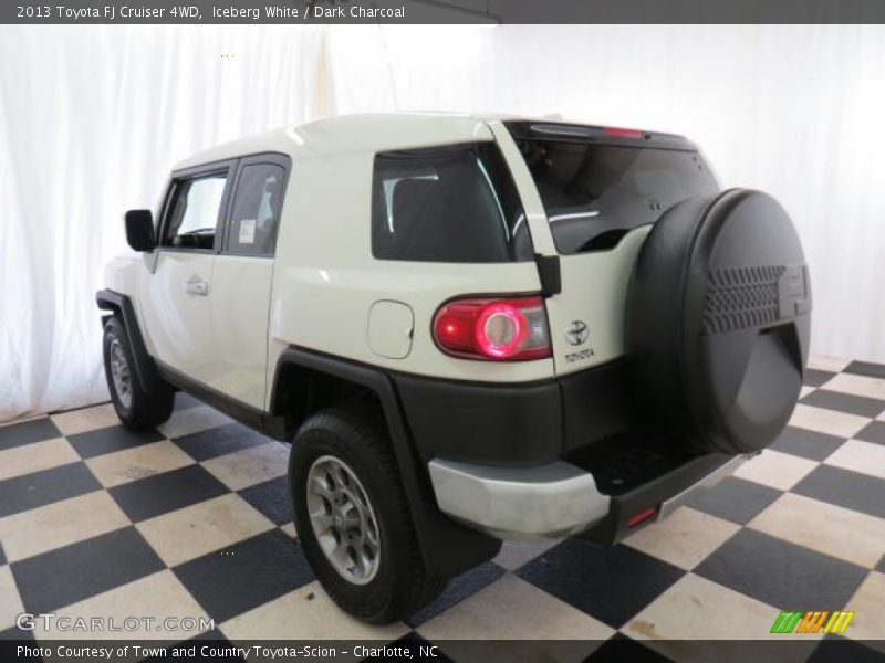 Iceberg White / Dark Charcoal 2013 Toyota FJ Cruiser 4WD