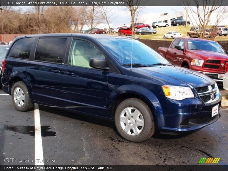 True Blue Pearl / Black/Light Graystone 2013 Dodge Grand Caravan SE