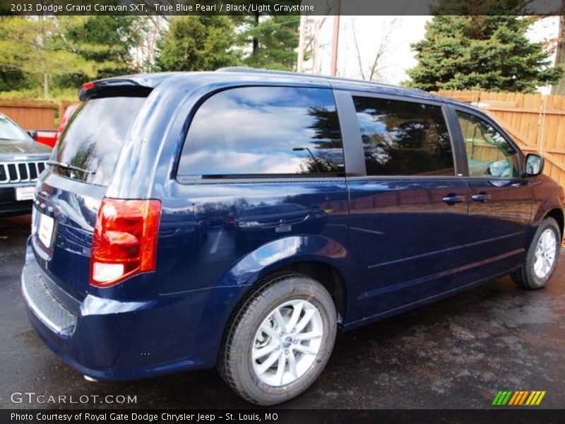 True Blue Pearl / Black/Light Graystone 2013 Dodge Grand Caravan SXT