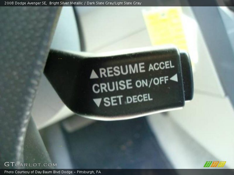 Bright Silver Metallic / Dark Slate Gray/Light Slate Gray 2008 Dodge Avenger SE