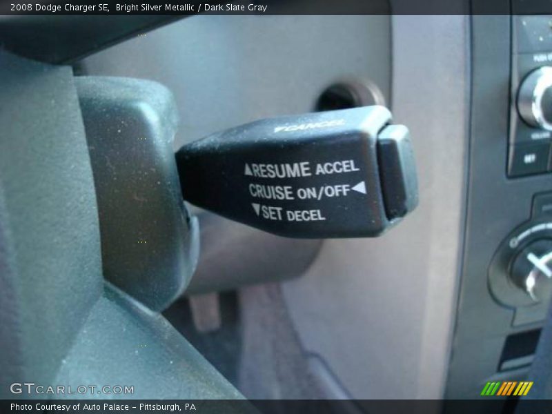 Bright Silver Metallic / Dark Slate Gray 2008 Dodge Charger SE