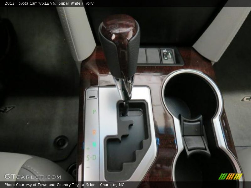 Super White / Ivory 2012 Toyota Camry XLE V6