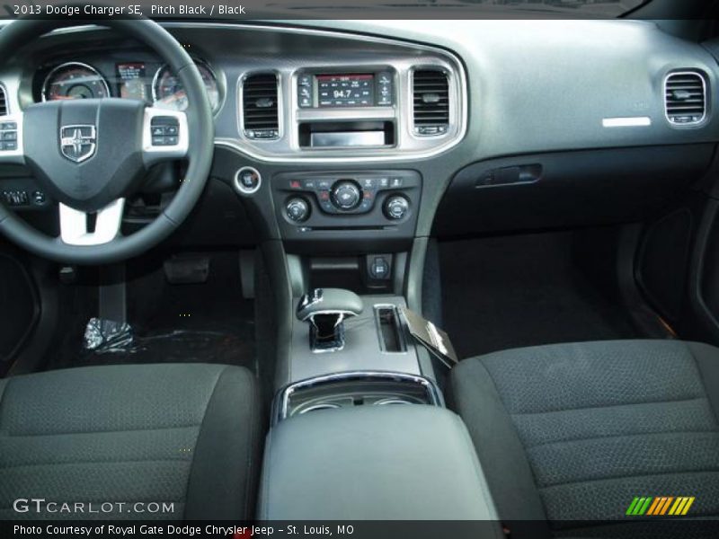 Pitch Black / Black 2013 Dodge Charger SE