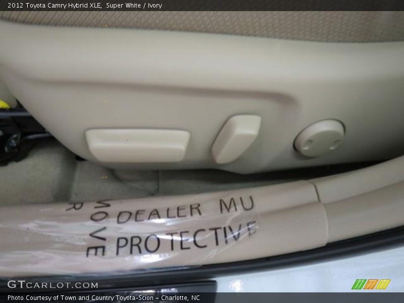 Super White / Ivory 2012 Toyota Camry Hybrid XLE