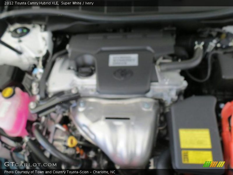Super White / Ivory 2012 Toyota Camry Hybrid XLE