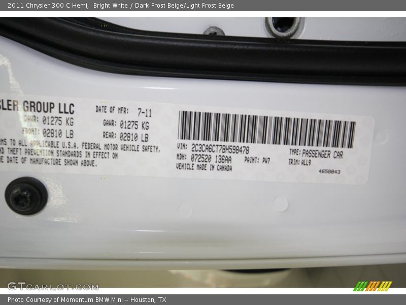 Bright White / Dark Frost Beige/Light Frost Beige 2011 Chrysler 300 C Hemi