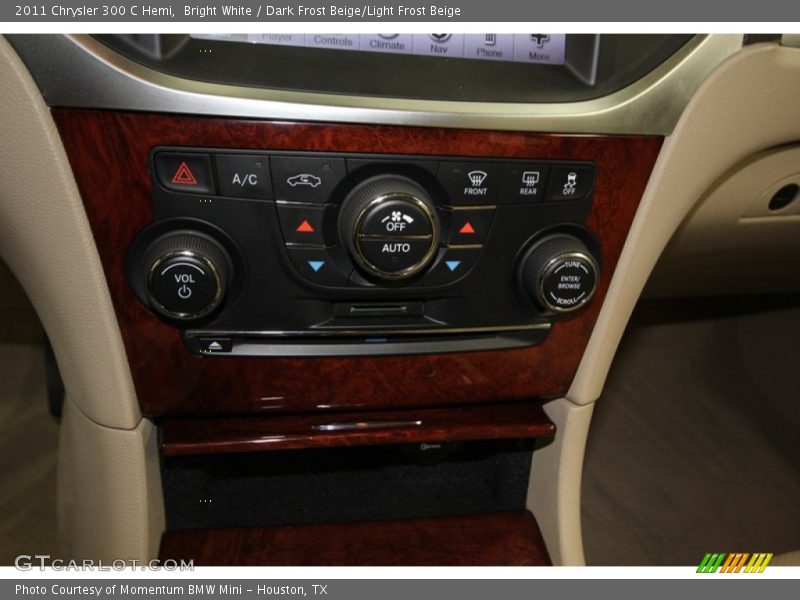 Bright White / Dark Frost Beige/Light Frost Beige 2011 Chrysler 300 C Hemi