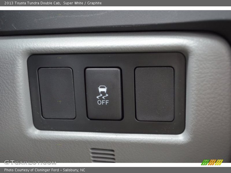 Super White / Graphite 2013 Toyota Tundra Double Cab