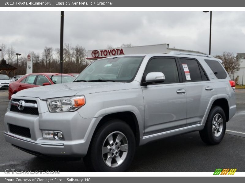 Classic Silver Metallic / Graphite 2013 Toyota 4Runner SR5