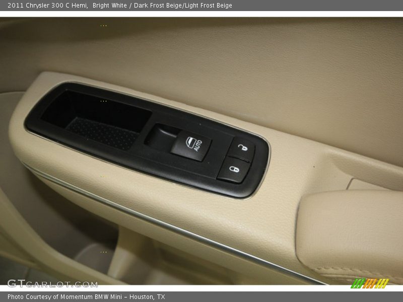 Bright White / Dark Frost Beige/Light Frost Beige 2011 Chrysler 300 C Hemi