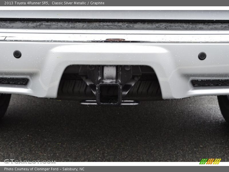Classic Silver Metallic / Graphite 2013 Toyota 4Runner SR5