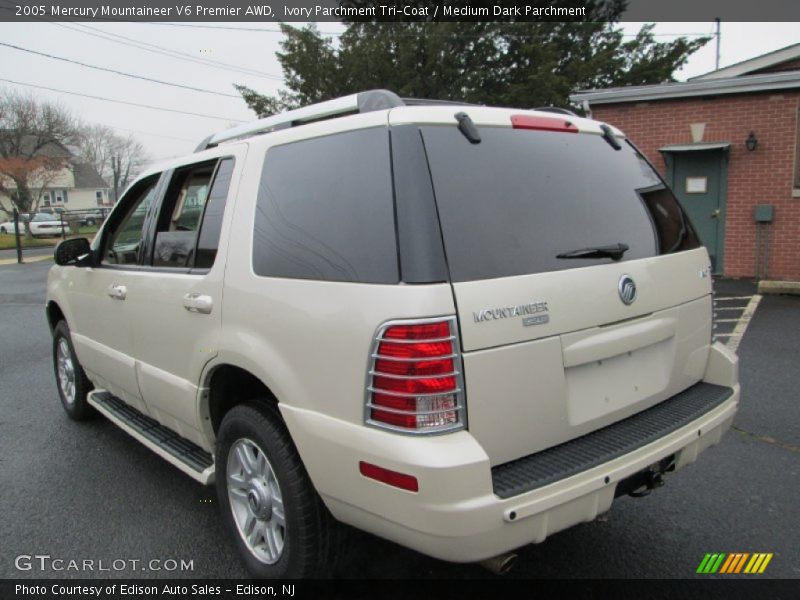 Ivory Parchment Tri-Coat / Medium Dark Parchment 2005 Mercury Mountaineer V6 Premier AWD