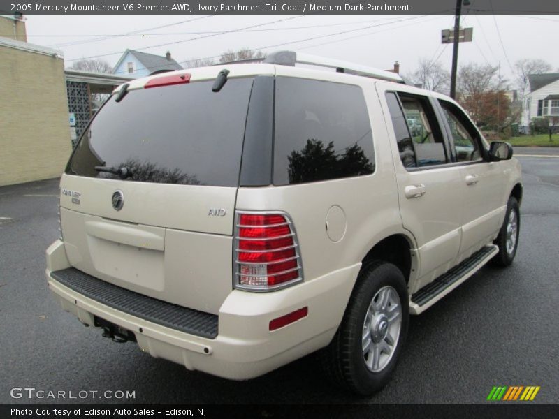 Ivory Parchment Tri-Coat / Medium Dark Parchment 2005 Mercury Mountaineer V6 Premier AWD