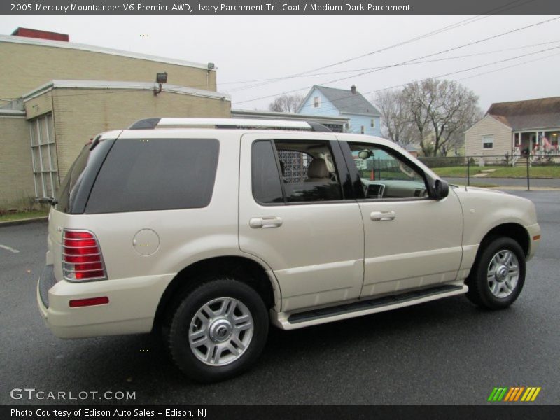 Ivory Parchment Tri-Coat / Medium Dark Parchment 2005 Mercury Mountaineer V6 Premier AWD