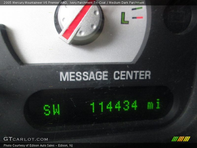 Ivory Parchment Tri-Coat / Medium Dark Parchment 2005 Mercury Mountaineer V6 Premier AWD