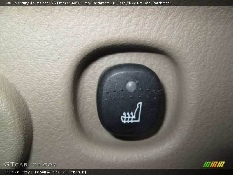 Ivory Parchment Tri-Coat / Medium Dark Parchment 2005 Mercury Mountaineer V6 Premier AWD