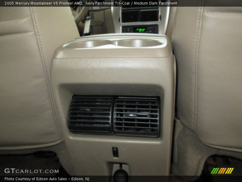 Ivory Parchment Tri-Coat / Medium Dark Parchment 2005 Mercury Mountaineer V6 Premier AWD