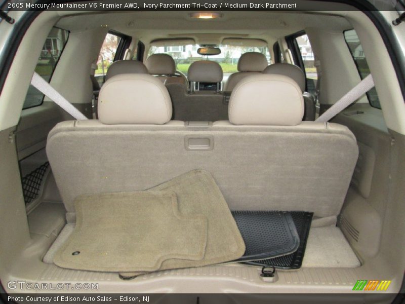  2005 Mountaineer V6 Premier AWD Trunk