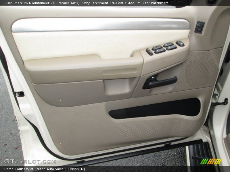 Door Panel of 2005 Mountaineer V6 Premier AWD