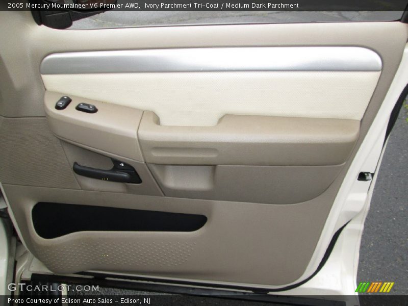 Door Panel of 2005 Mountaineer V6 Premier AWD