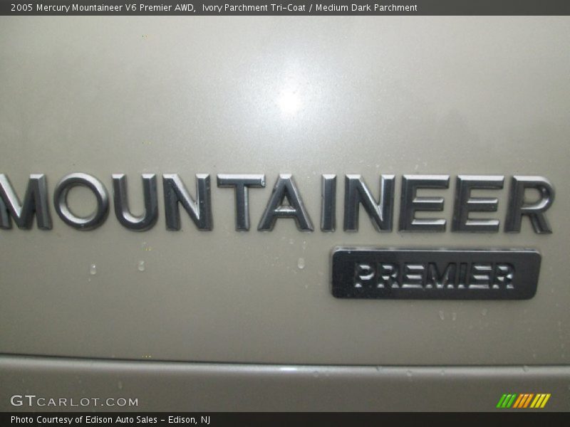 Ivory Parchment Tri-Coat / Medium Dark Parchment 2005 Mercury Mountaineer V6 Premier AWD