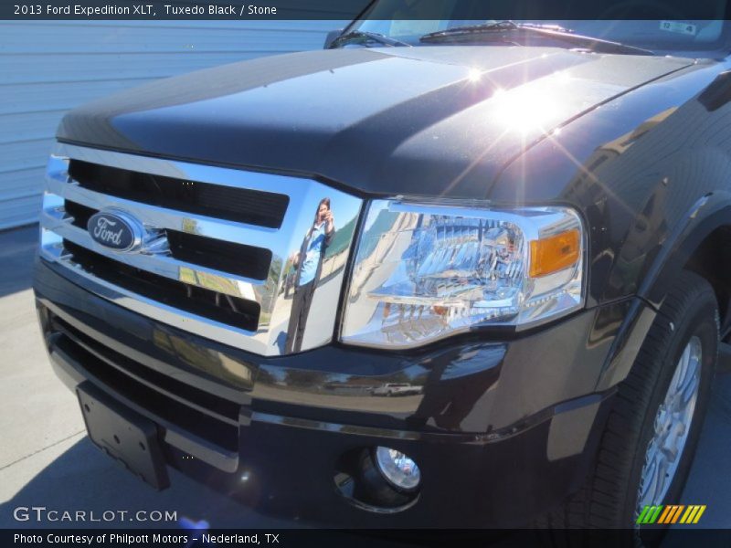 Tuxedo Black / Stone 2013 Ford Expedition XLT