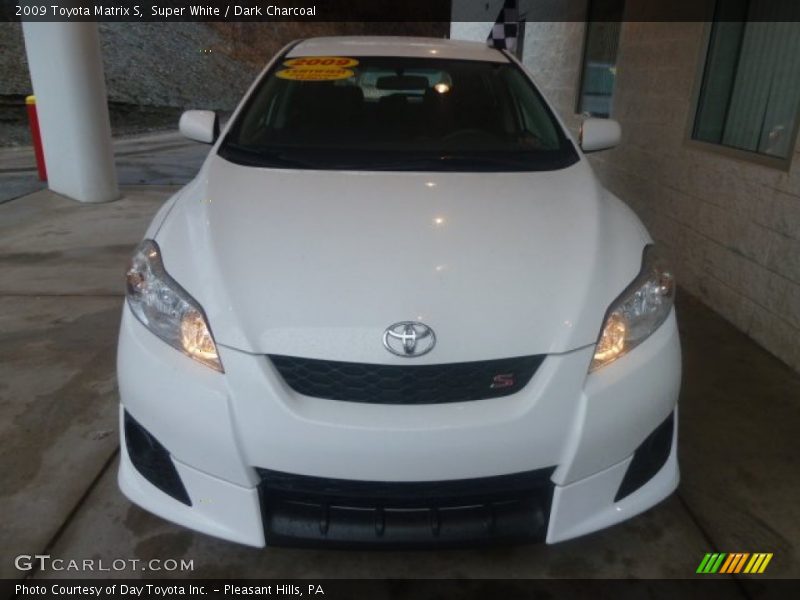 Super White / Dark Charcoal 2009 Toyota Matrix S