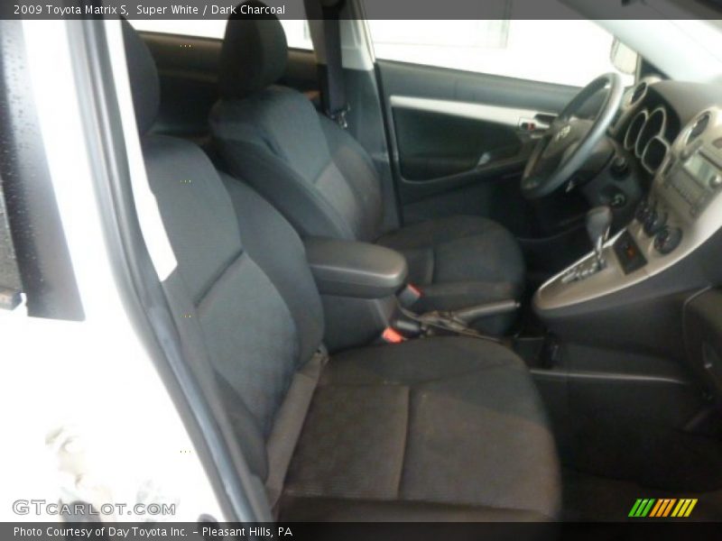 Super White / Dark Charcoal 2009 Toyota Matrix S