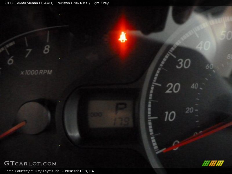 Predawn Gray Mica / Light Gray 2013 Toyota Sienna LE AWD