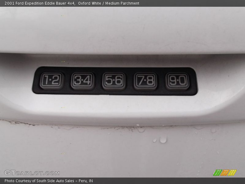Oxford White / Medium Parchment 2001 Ford Expedition Eddie Bauer 4x4