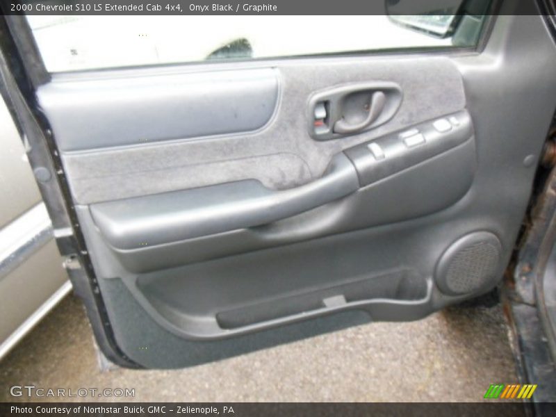Onyx Black / Graphite 2000 Chevrolet S10 LS Extended Cab 4x4
