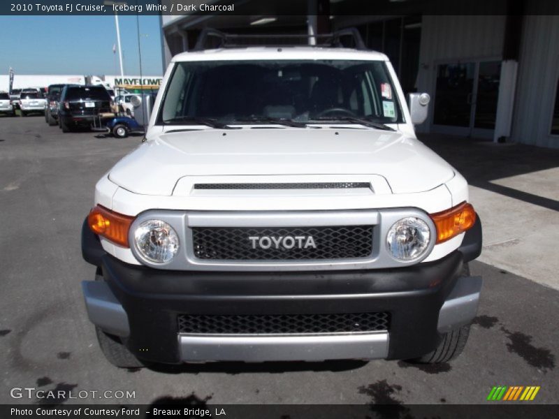 Iceberg White / Dark Charcoal 2010 Toyota FJ Cruiser