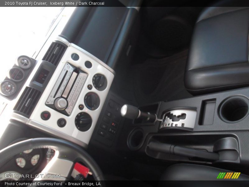 Iceberg White / Dark Charcoal 2010 Toyota FJ Cruiser