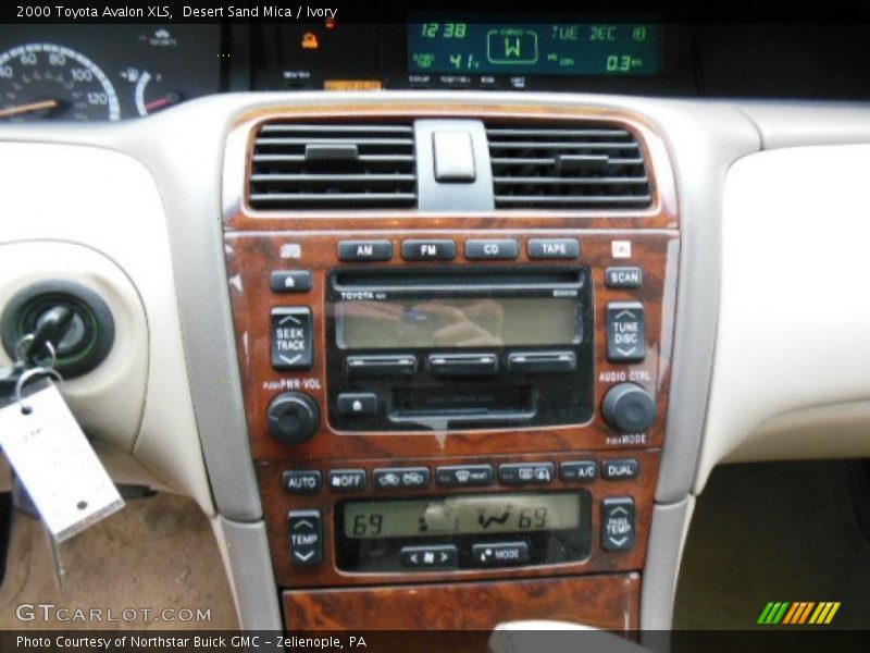Desert Sand Mica / Ivory 2000 Toyota Avalon XLS