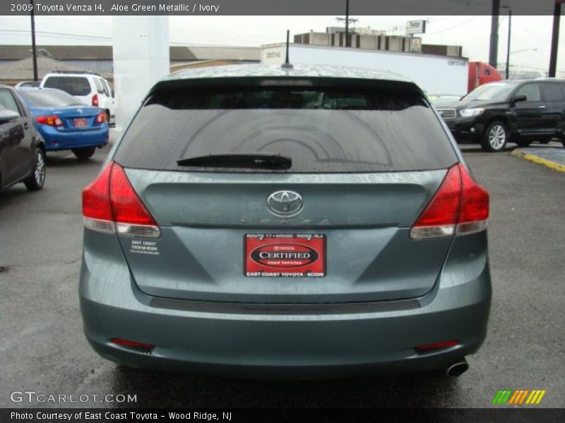 Aloe Green Metallic / Ivory 2009 Toyota Venza I4