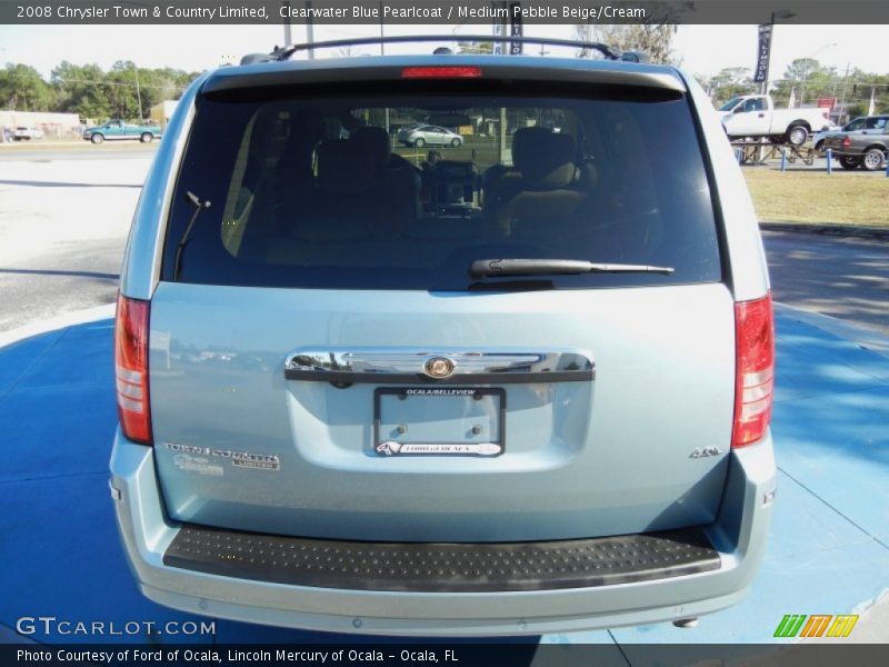 Clearwater Blue Pearlcoat / Medium Pebble Beige/Cream 2008 Chrysler Town & Country Limited