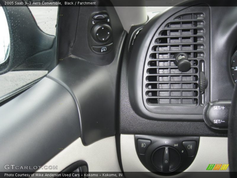 Controls of 2005 9-3 Aero Convertible