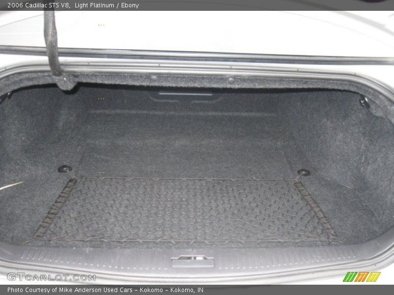  2006 STS V8 Trunk