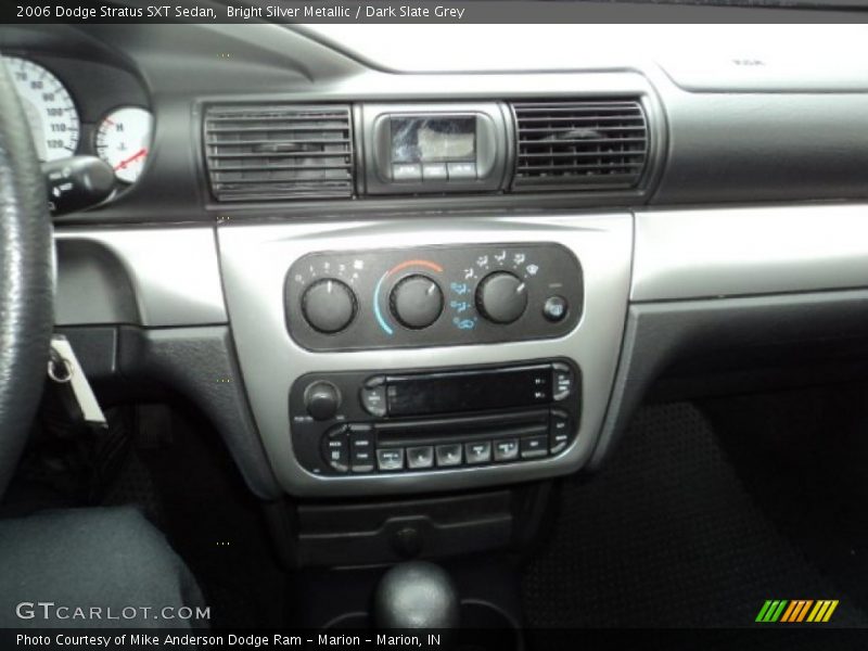 Bright Silver Metallic / Dark Slate Grey 2006 Dodge Stratus SXT Sedan
