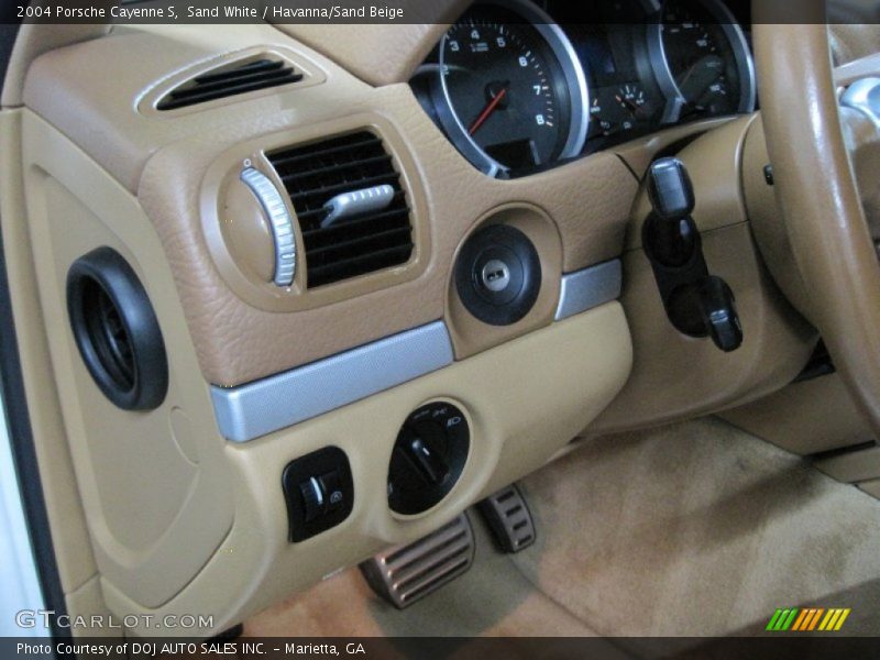 Sand White / Havanna/Sand Beige 2004 Porsche Cayenne S