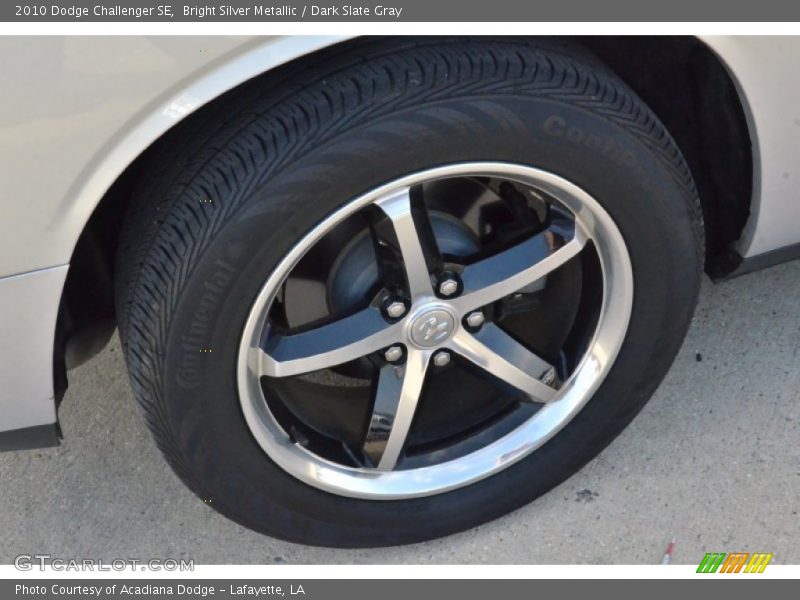 Bright Silver Metallic / Dark Slate Gray 2010 Dodge Challenger SE