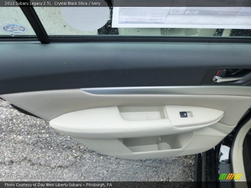 Crystal Black Silica / Ivory 2013 Subaru Legacy 2.5i