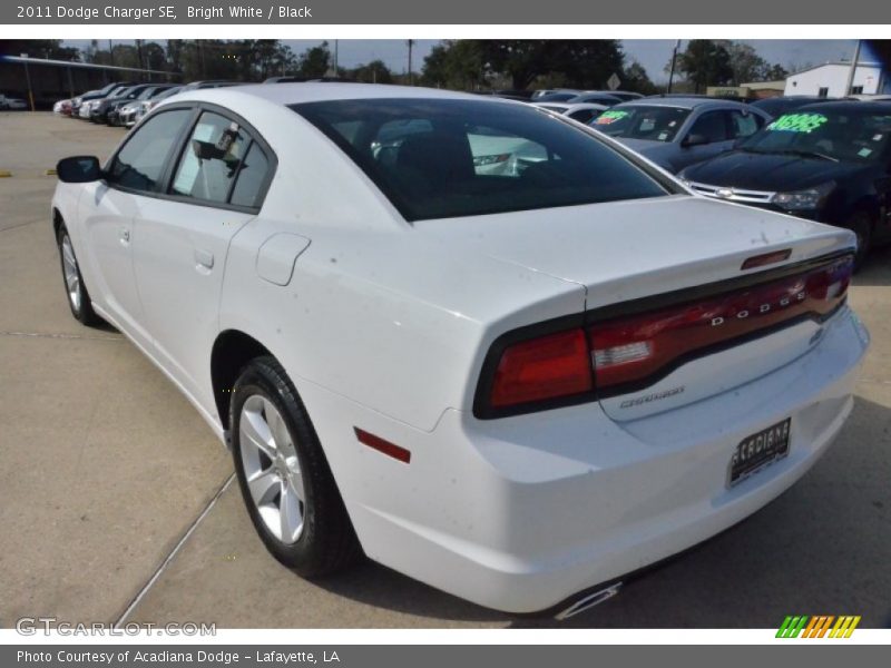 Bright White / Black 2011 Dodge Charger SE