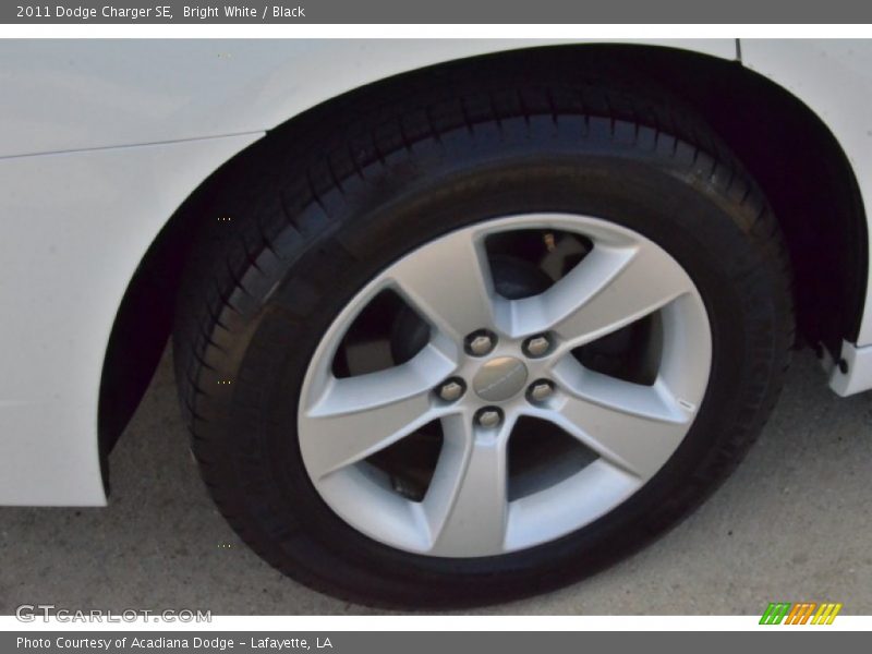 Bright White / Black 2011 Dodge Charger SE